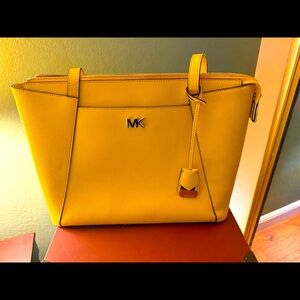 Michael Kors Tote